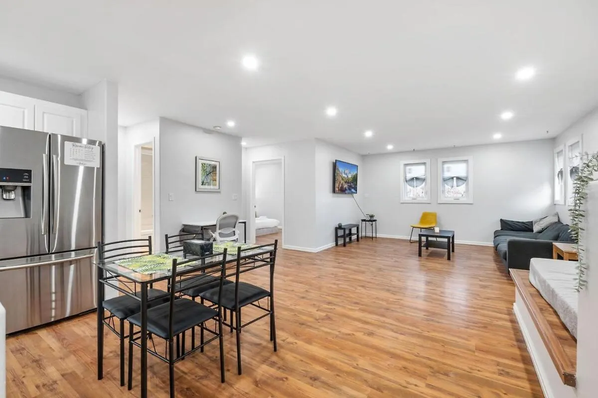 New Renovated Home With Jacuzzi Winnipeg