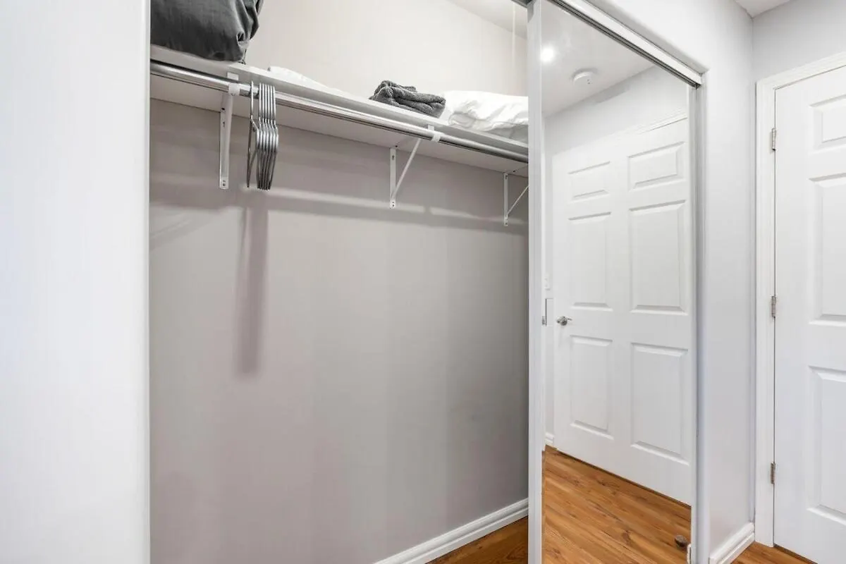 New Renovated Home With Jacuzzi Winnipeg Holiday home