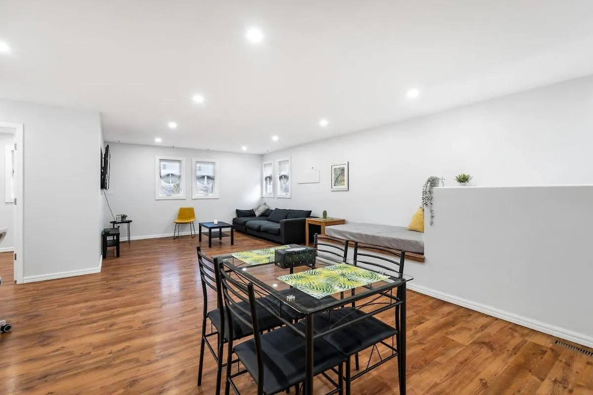 New Renovated Home With Jacuzzi Winnipeg